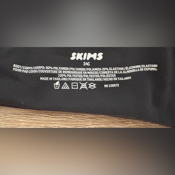 SKIMS Kim Kardashian Fits Everybody push up bra 34C new with tags - Picture 3 of 4